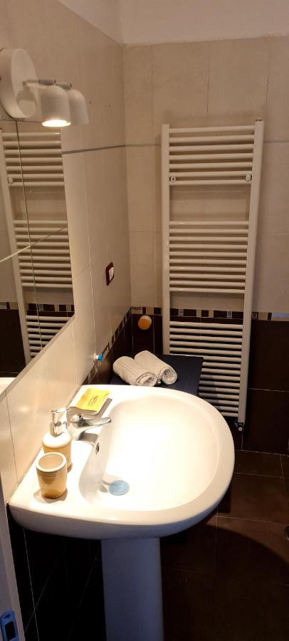 Salute Apartments Терни Екстериор снимка